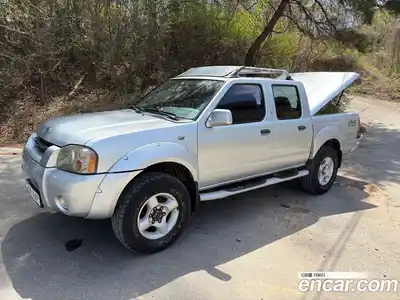 Nissan Frontier, 2001