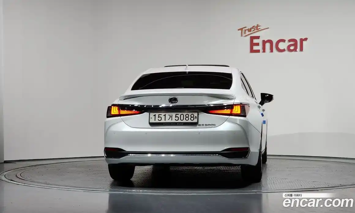 Lexus ES 2023 2.5 гидро в Москве № 1251066, фото 4