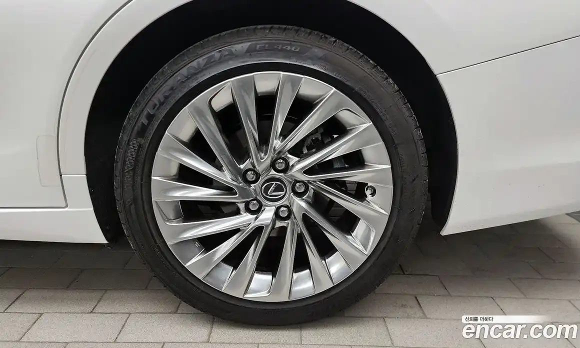 Lexus ES 2023 2.5 гидро в Москве № 1251066, фото 7