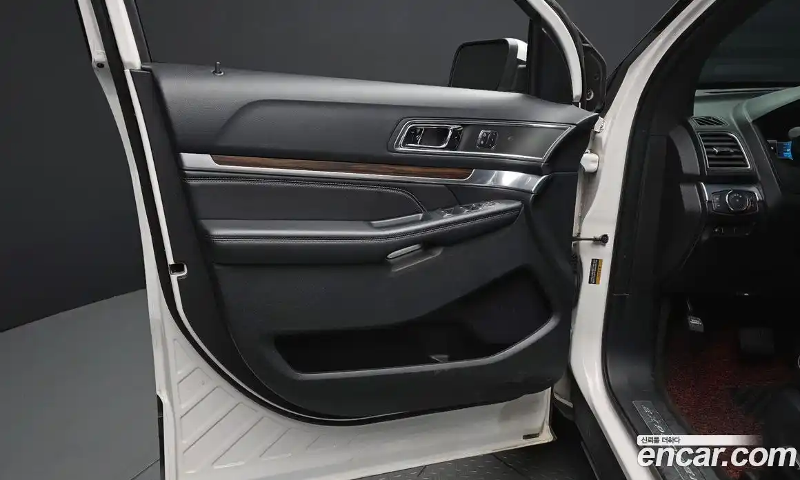 Ford Explorer 2018 2.3 гидро в Москве № 1282690, фото 14