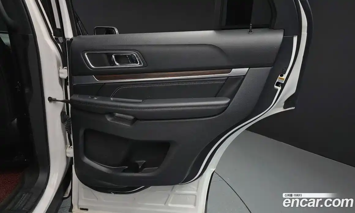Ford Explorer 2018 2.3 гидро в Москве № 1282690, фото 15