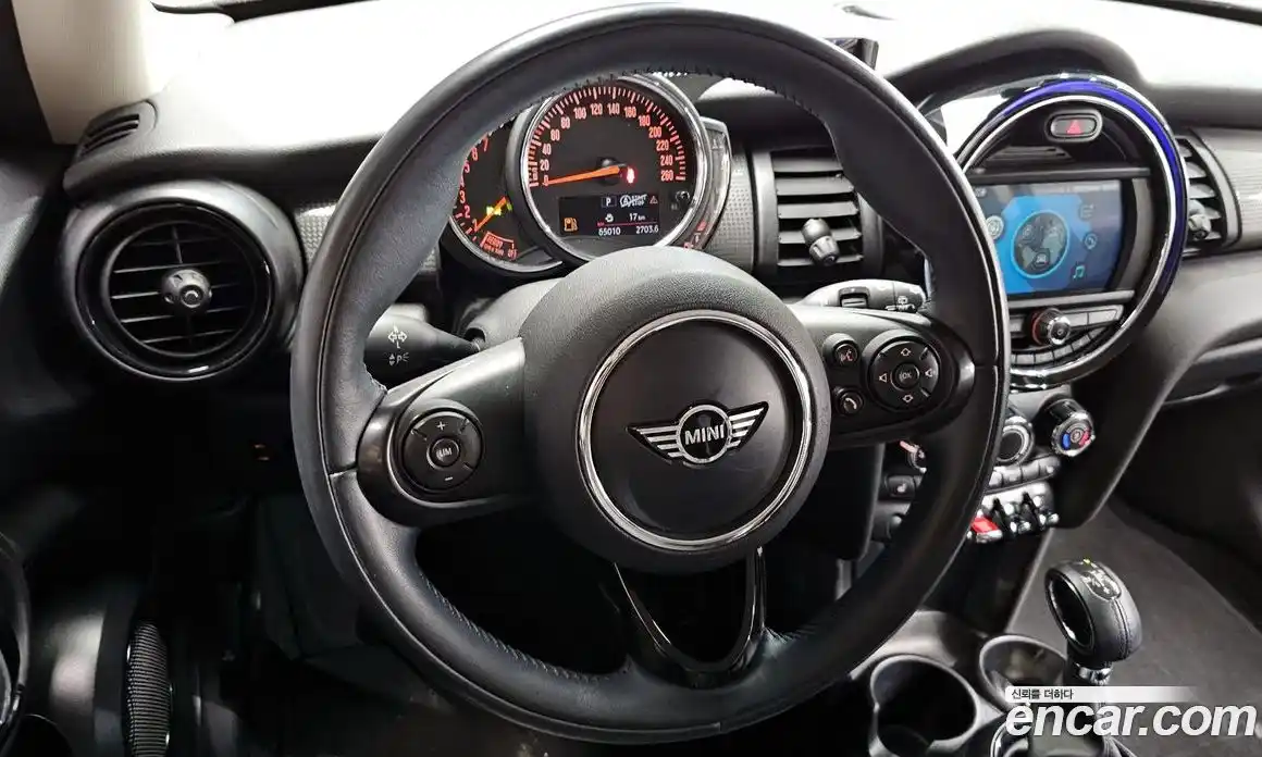 Mini Cooper 2018 1.5 гидро в Москве № 1349729, фото 17