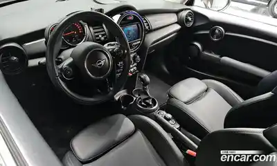 Mini Cooper 2018 1.5 гидро в Москве № 1349729, миниатюра 10