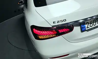 Mercedes-Benz E-Class 2023 2.0 гидро в Москве № 1403302, миниатюра 9