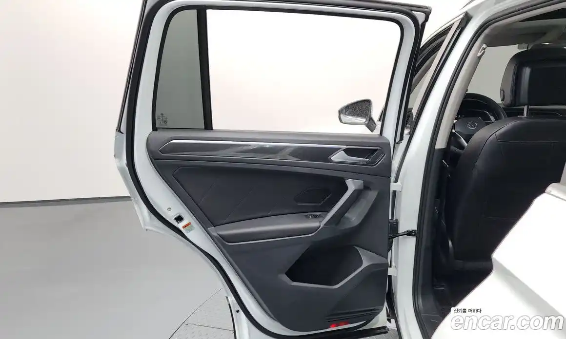Volkswagen Tiguan 2024 2.0 гидро в Москве № 1405520, фото 15
