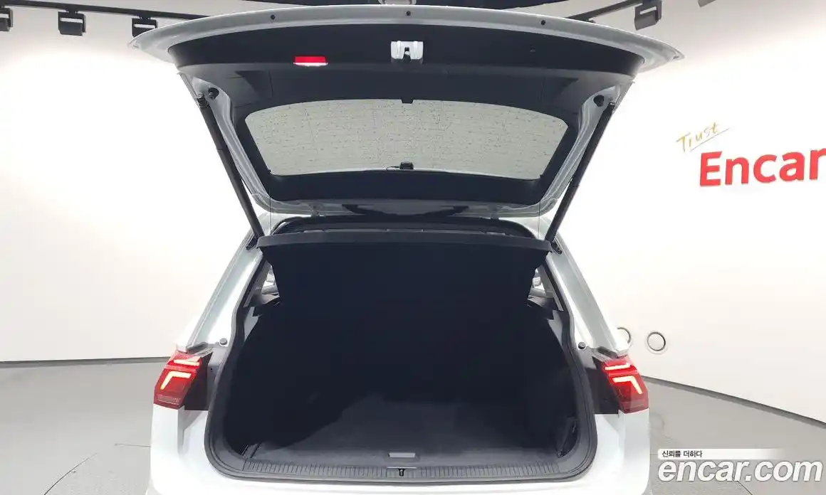 Volkswagen Tiguan 2024 2.0 гидро в Москве № 1405520, фото 26