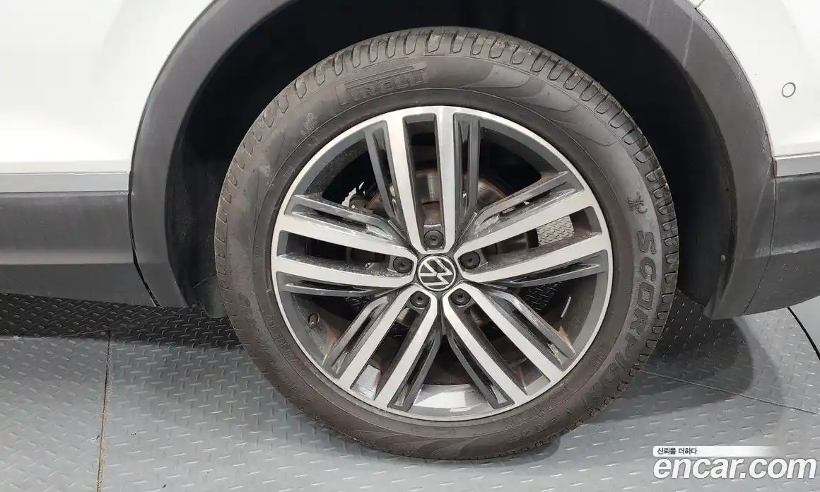 Volkswagen Tiguan 2024 2.0 гидро в Москве № 1405520, фото 7