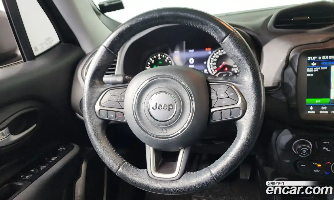Jeep Renegade 2020 1.6 гидро в Москве № 1424365, фото 17