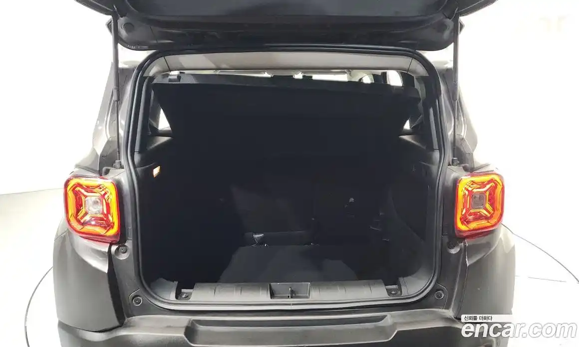 Jeep Renegade 2020 1.6 гидро в Москве № 1424365, фото 25