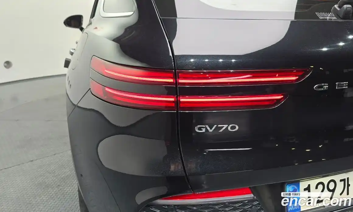 Genesis GV70 2023 2.5 гидро в Москве № 1539044, фото 9