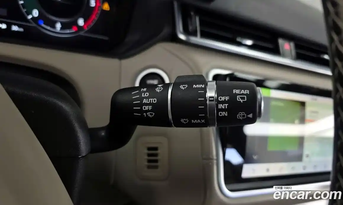 Land Rover Range-Rover Velar 2018 3.0 гидро в Москве № 1547642, фото 29