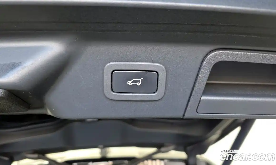 Land Rover Range-Rover Velar 2018 3.0 гидро в Москве № 1547642, фото 31