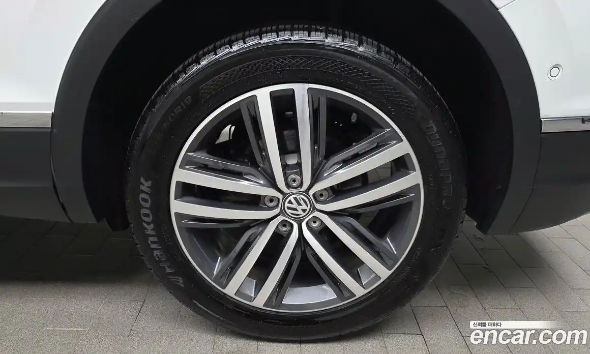 Volkswagen Tiguan 2020 2.0 гидро в Москве № 1549259, фото 7