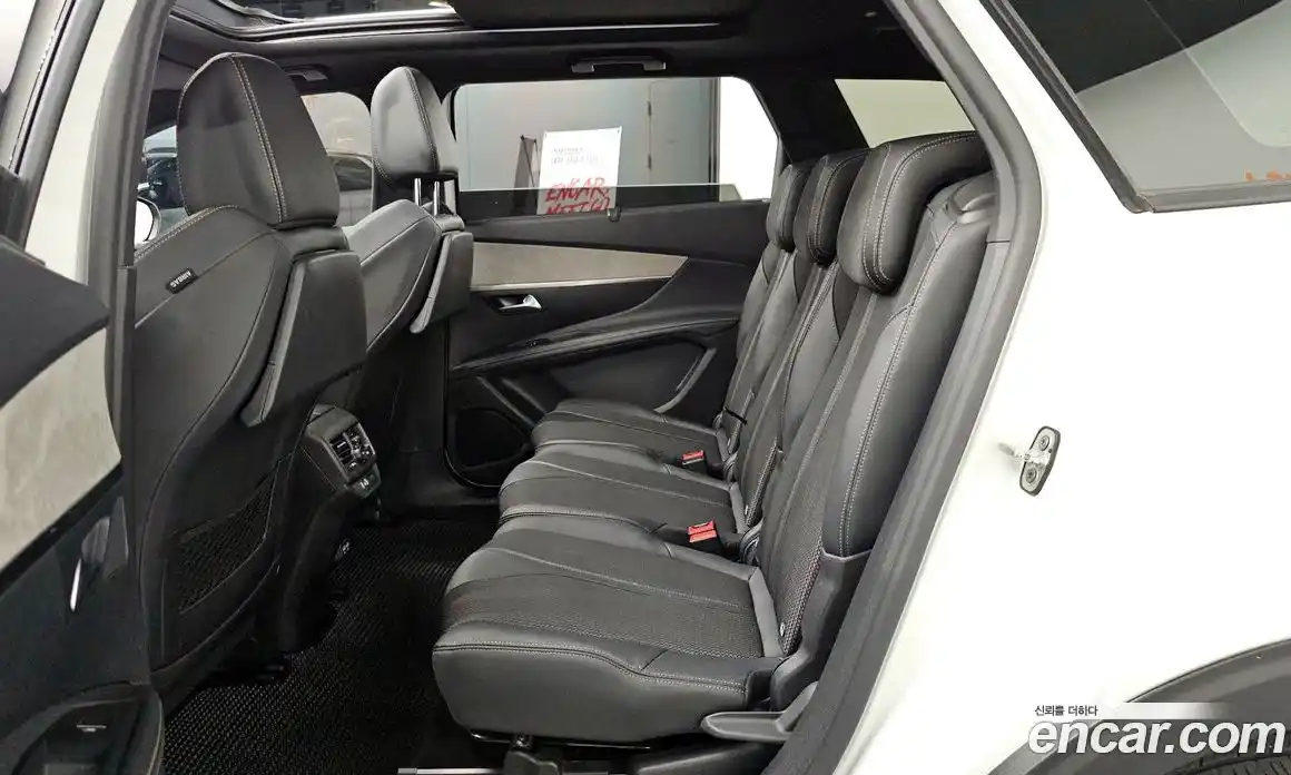 Peugeot 5008 2022 1.2 гидро в Москве, фото 16