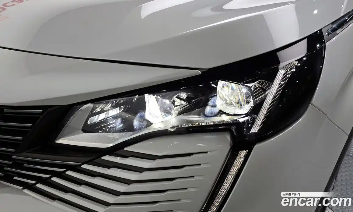 Peugeot 5008 2022 1.2 гидро в Москве, фото 8