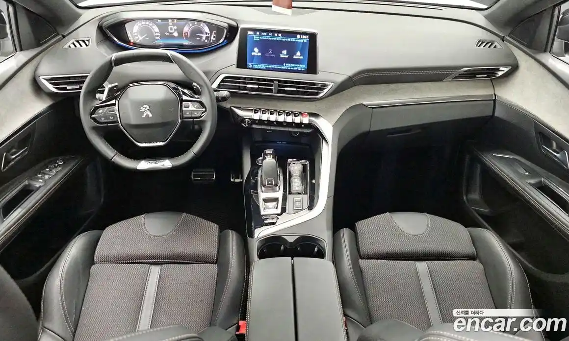 Peugeot 5008 2022 1.2 гидро в Москве, фото 10