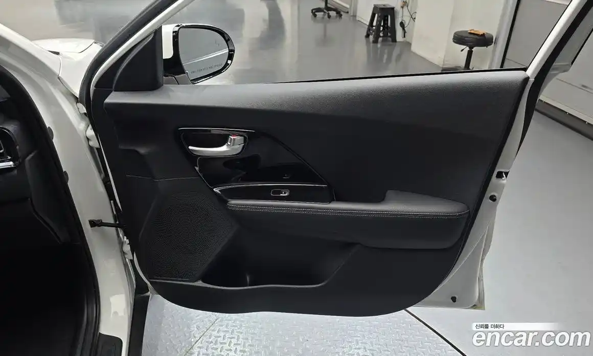 Kia Niro 2021 1.6 гидро в Москве № 1611700, фото 15