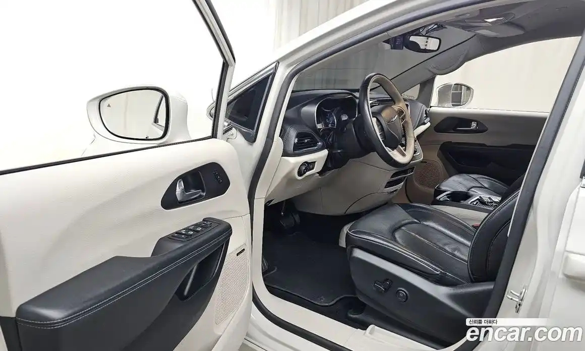 Chrysler Pacifica 2020 3.6 гидро в Москве № 1626062, фото 13