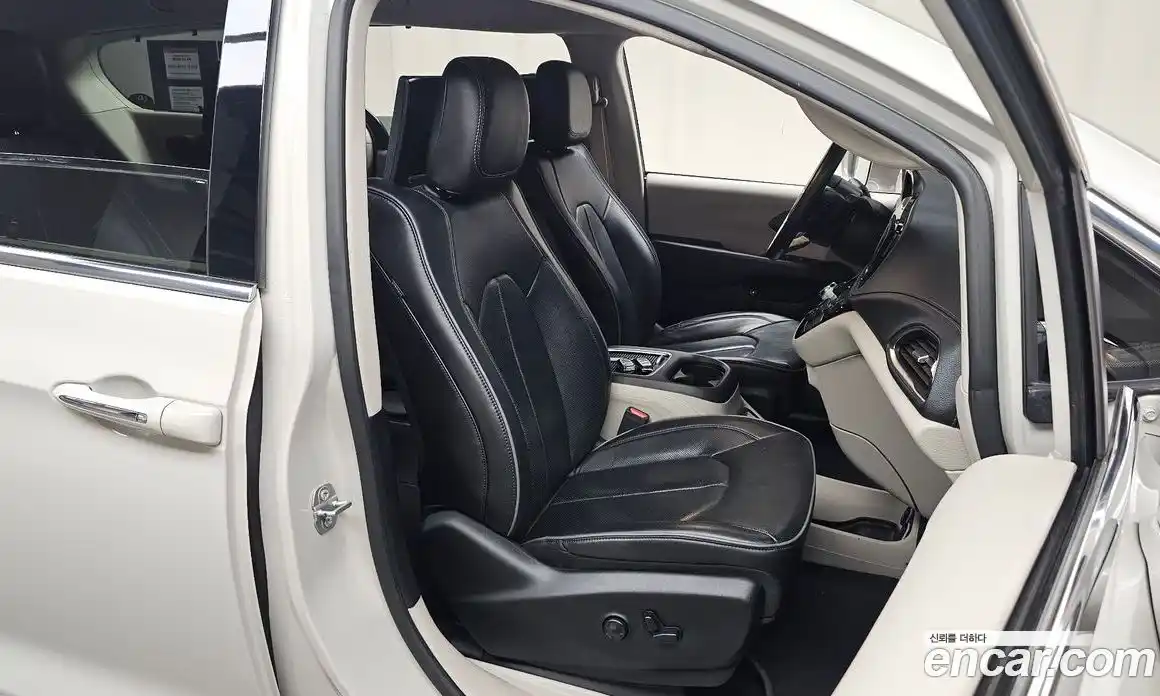 Chrysler Pacifica 2020 3.6 гидро в Москве № 1626062, фото 18