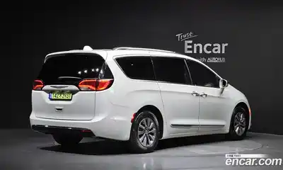 Chrysler Pacifica 2020 3.6 гидро в Москве № 1626062, миниатюра 2