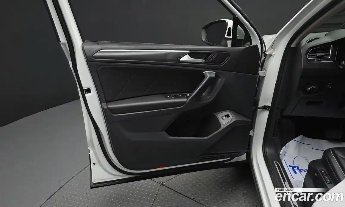 Volkswagen Tiguan 2022 2.0 гидро в Москве № 1693084, фото 14