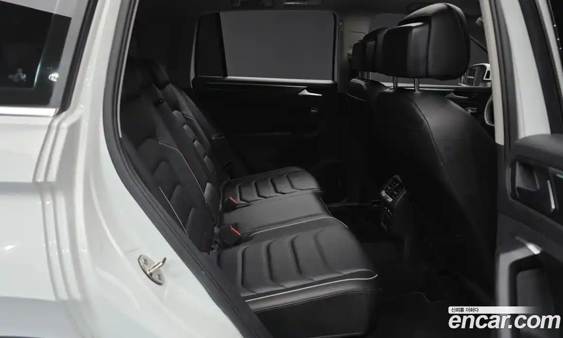 Volkswagen Tiguan 2022 2.0 гидро в Москве № 1693084, фото 17
