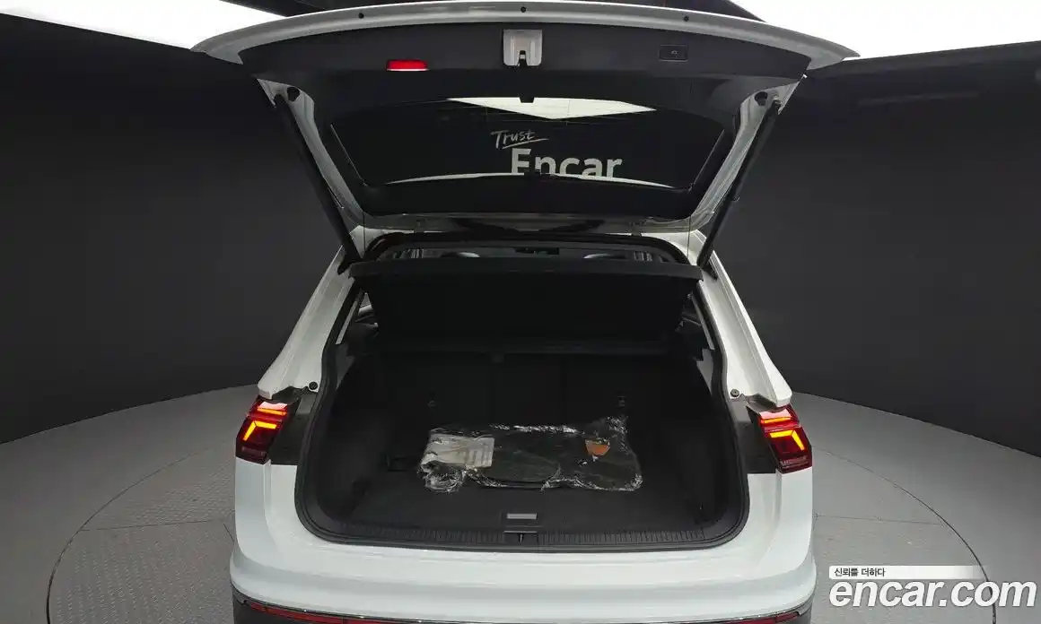 Volkswagen Tiguan 2022 2.0 гидро в Москве № 1693084, фото 26