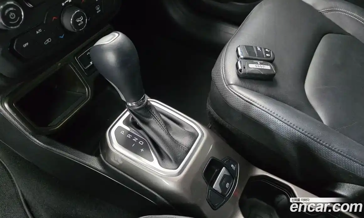 Jeep Renegade 2019 2.4 гидро в Москве № 1693769, фото 11