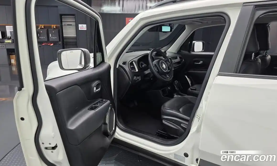 Jeep Renegade 2019 2.4 гидро в Москве № 1693769, фото 12