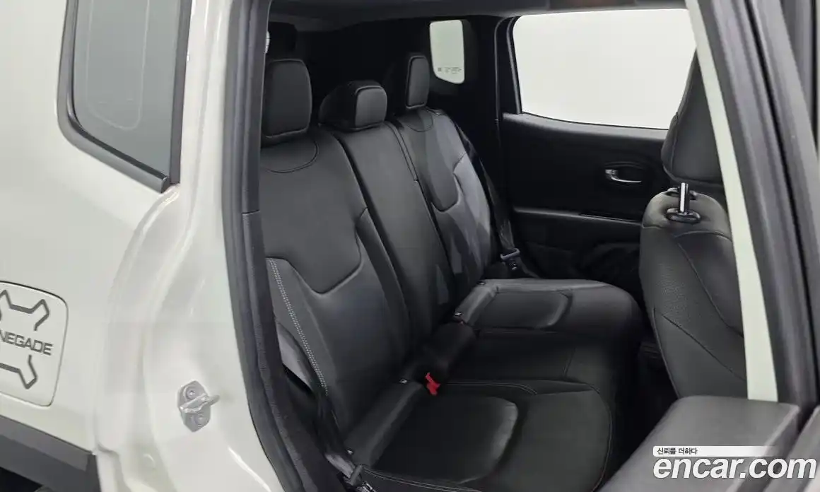 Jeep Renegade 2019 2.4 гидро в Москве № 1693769, фото 15