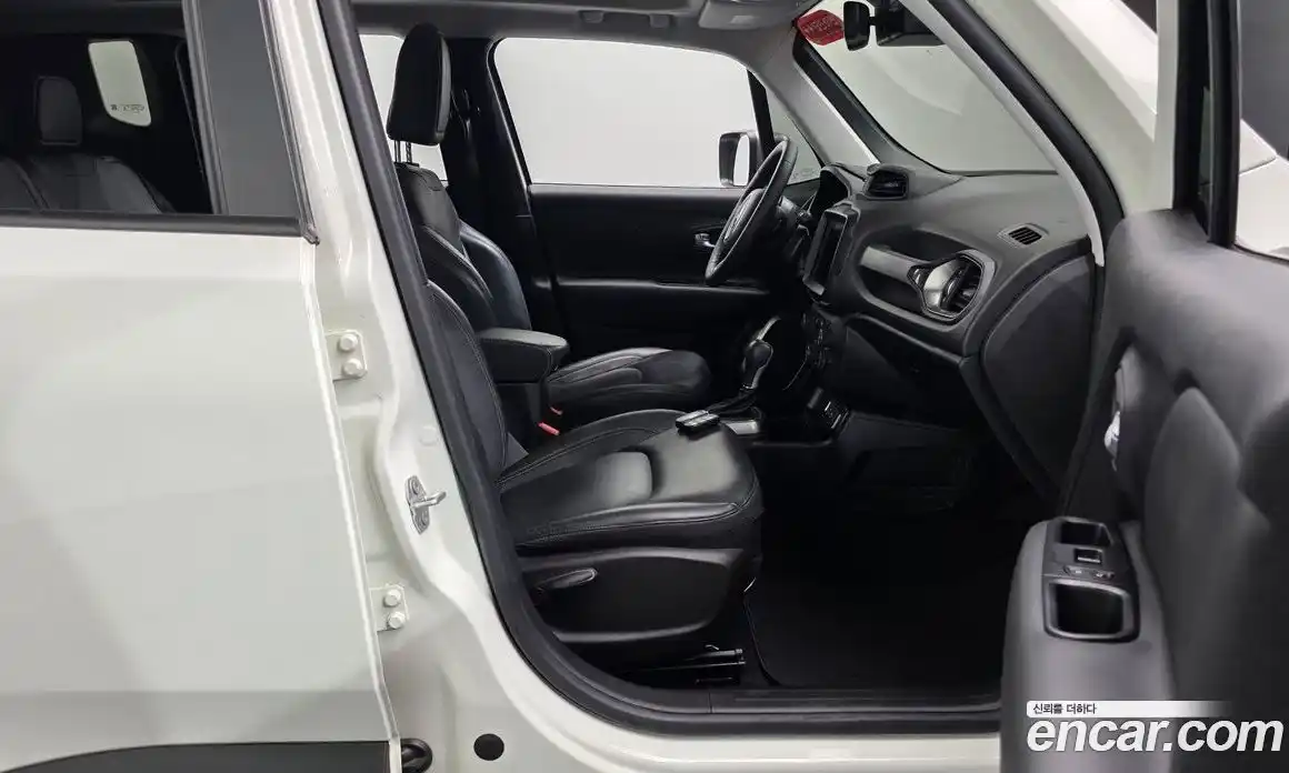 Jeep Renegade 2019 2.4 гидро в Москве № 1693769, фото 16