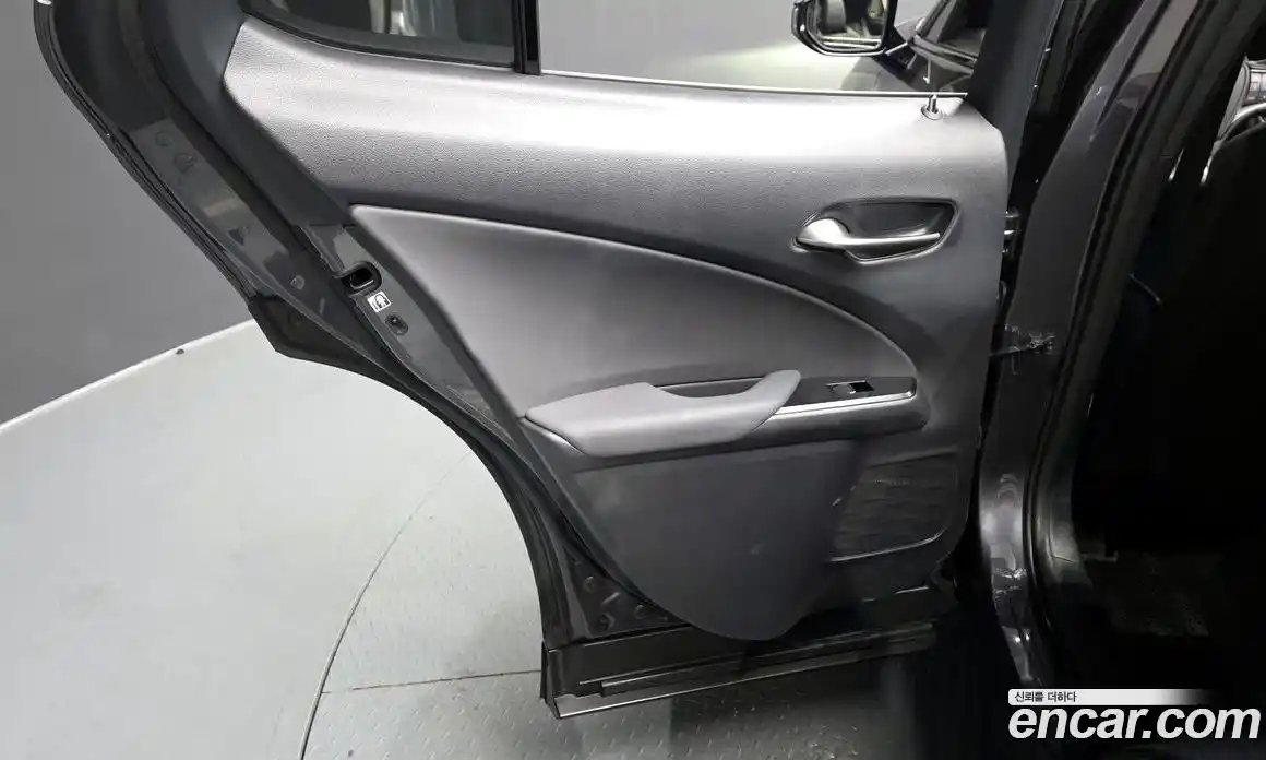 Lexus UX 2023 2.0 гидро в Москве № 1764881, фото 15