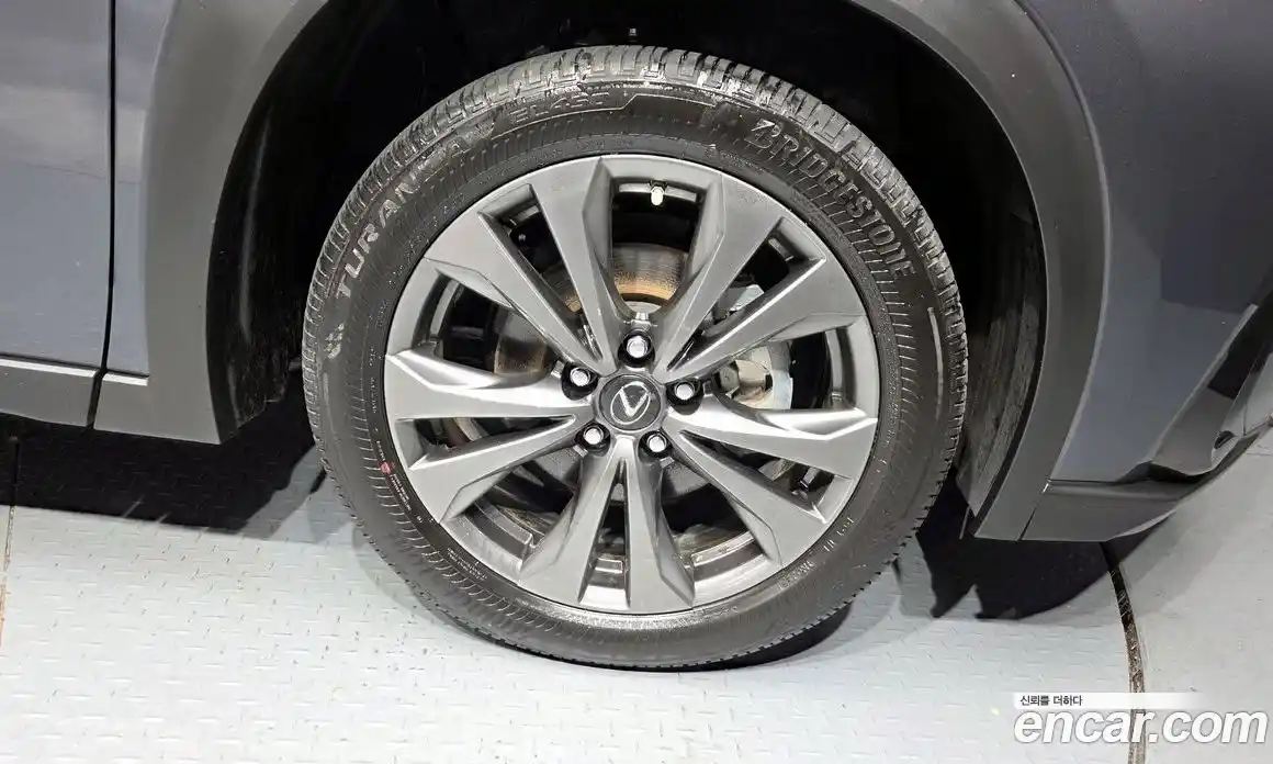 Lexus UX 2023 2.0 гидро в Москве № 1764881, фото 7