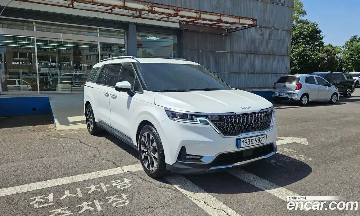 Kia Canival 2023 2.2 гидро в Москве № 1831740, фото 3