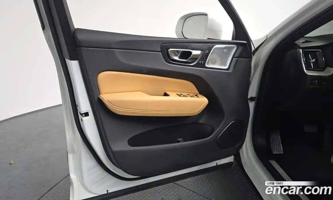 Volvo XC60 2019 2.0 гидро в Москве № 1836845, фото 33