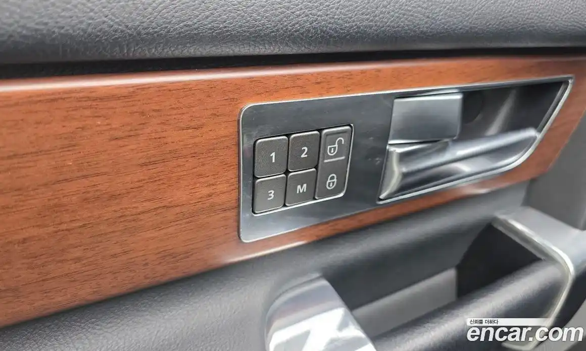 Land Rover Discovery 2016 3.0 гидро в Москве № 1837325, фото 17