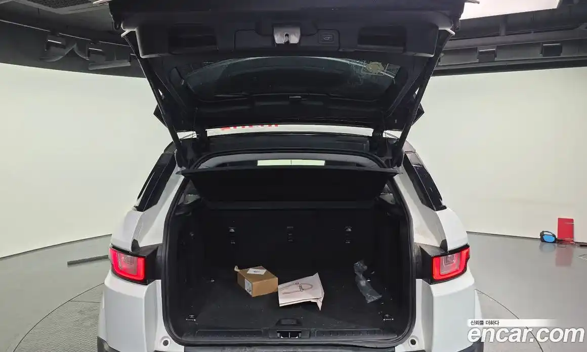 Land Rover Range-Rover Evoque 2016 2.0 гидро в Москве № 1837431, фото 20