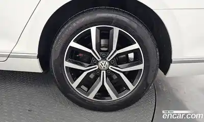 Volkswagen Passat 2018 2.0 гидро в Москве № 1838163, миниатюра 7
