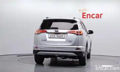 Toyota RAV4 2015 2.5 гидро в Москве № 1838519, миниатюра 4