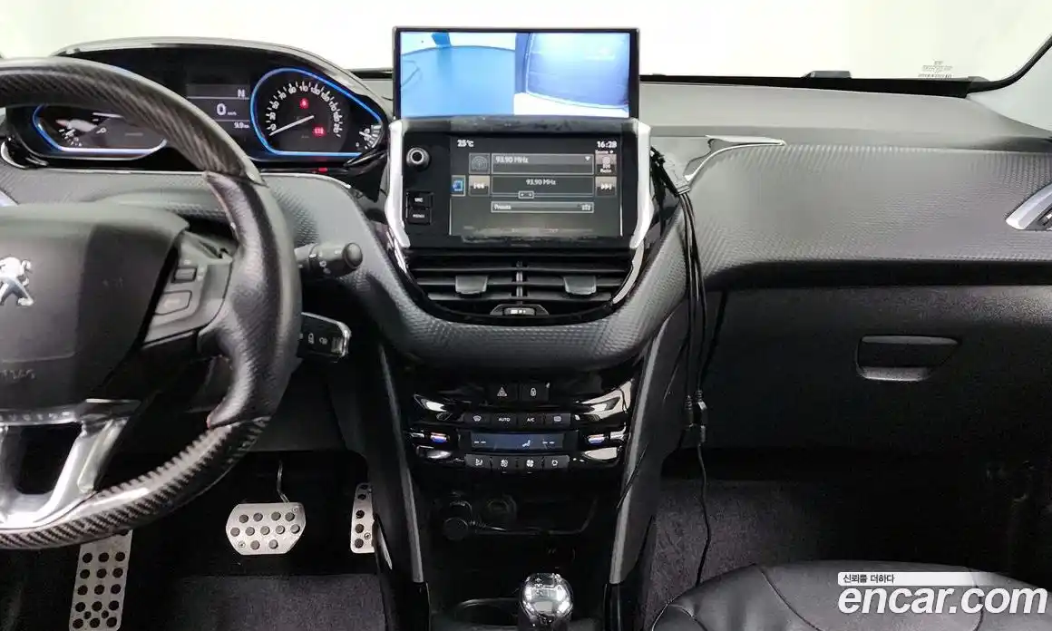 Peugeot 2008 2015 1.6 гидро в Москве, фото 14