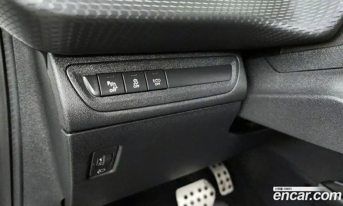 Peugeot 2008 2015 1.6 гидро в Москве, фото 16