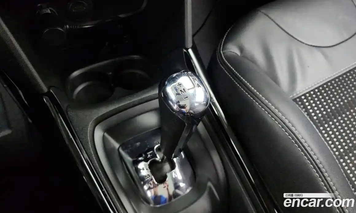 Peugeot 2008 2015 1.6 гидро в Москве, фото 9