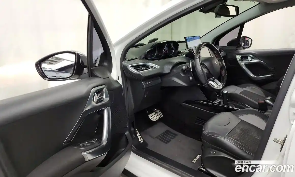 Peugeot 2008 2015 1.6 гидро в Москве, фото 10