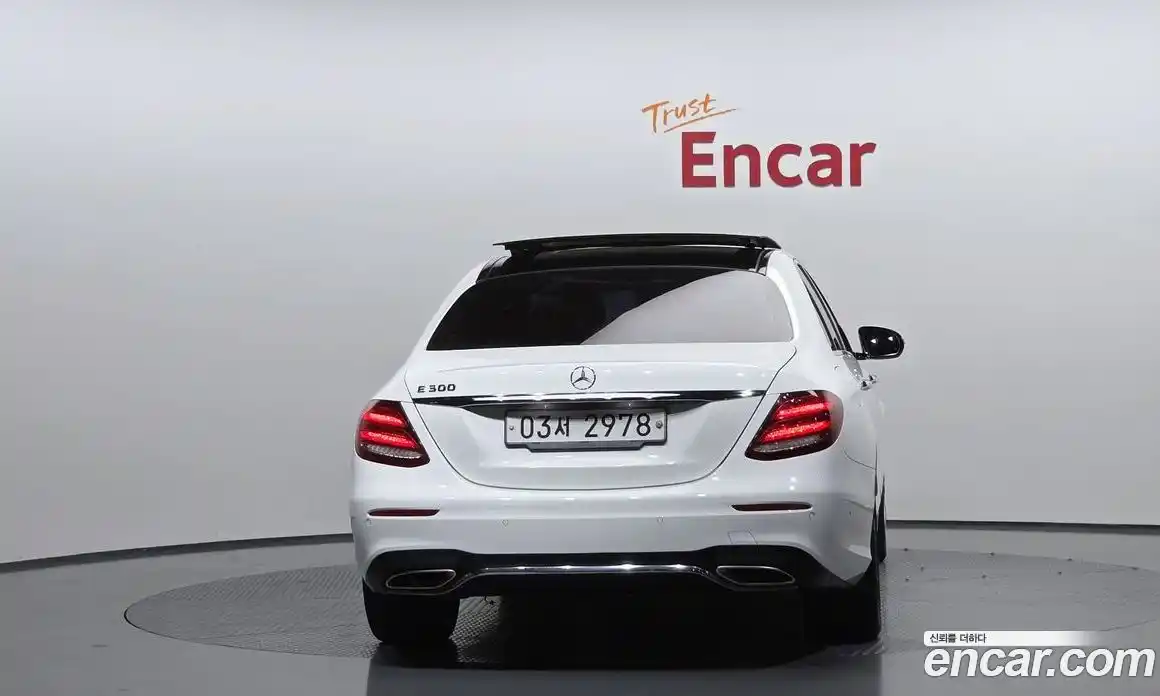 Mercedes-Benz E-Class 2018 2.0 гидро в Москве, фото 4