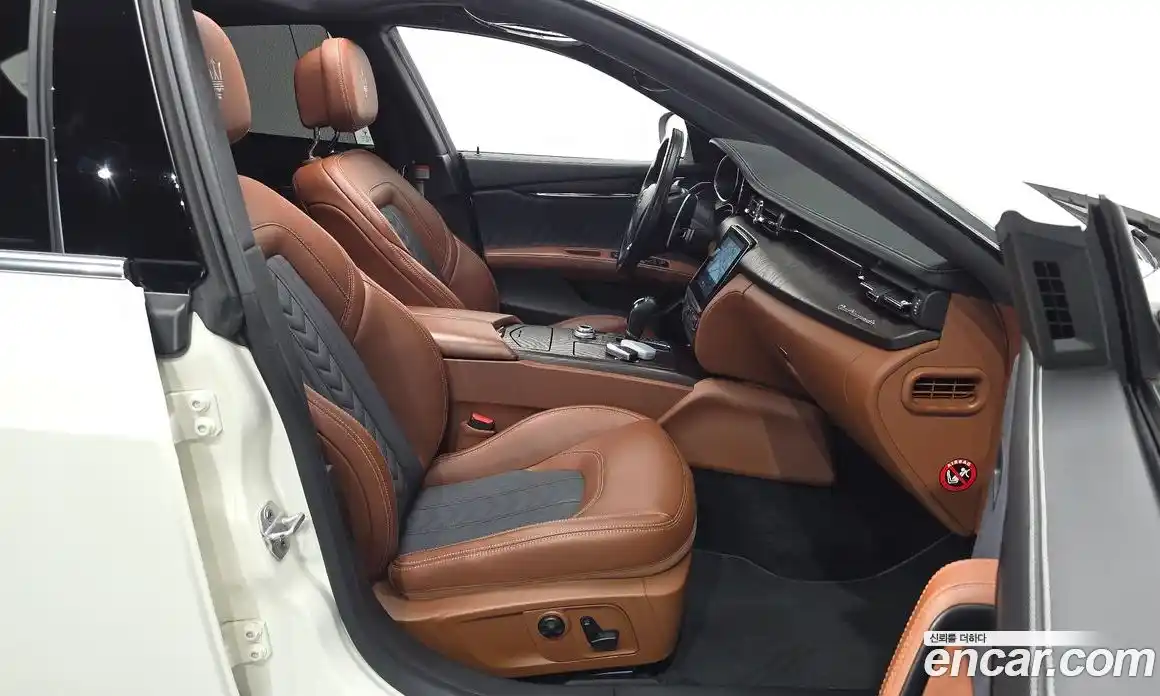 Maserati Quattroporte 2018 3.0 гидро, фото 13