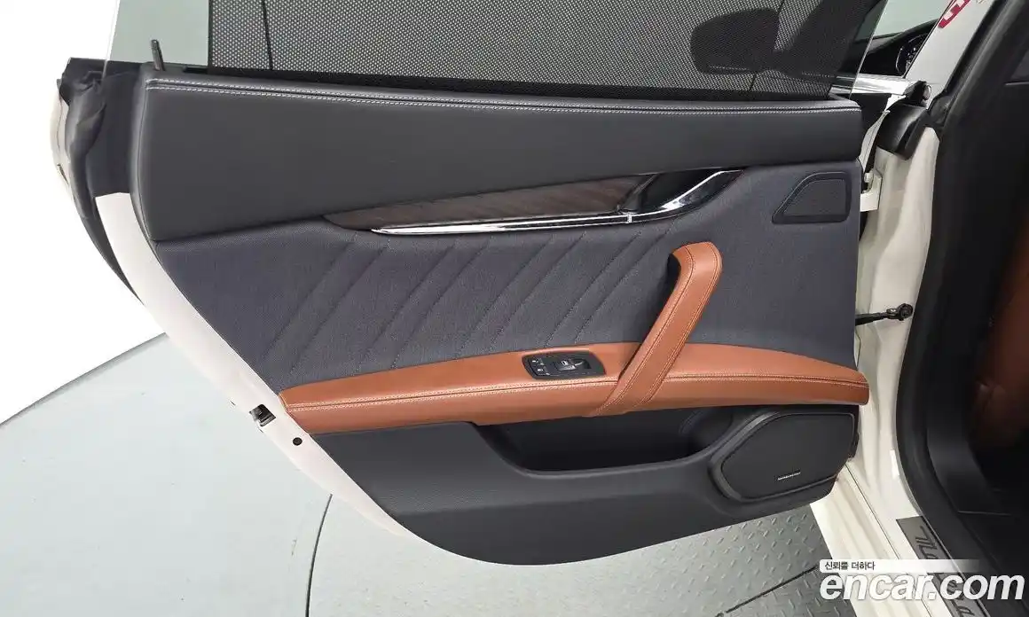 Maserati Quattroporte 2018 3.0 гидро, фото 15