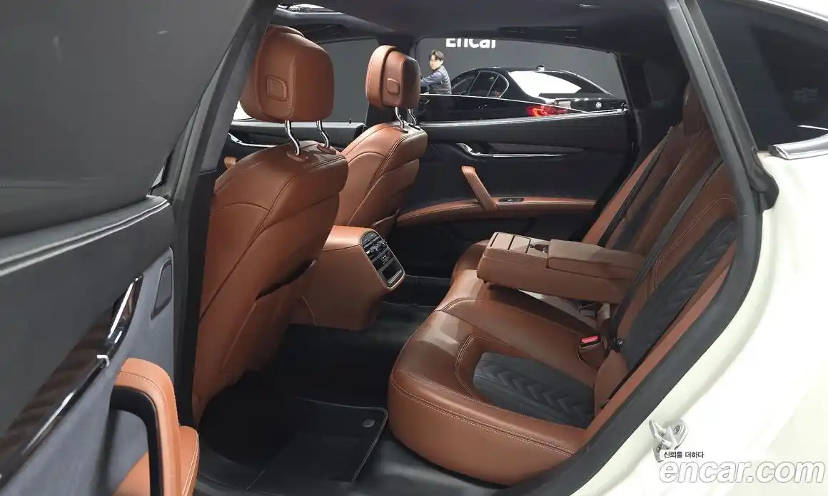 Maserati Quattroporte 2018 3.0 гидро, фото 18