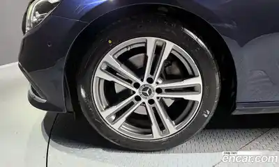 Mercedes-Benz E-Class 2023 2.0 гидро в Москве № 1321898, миниатюра 5