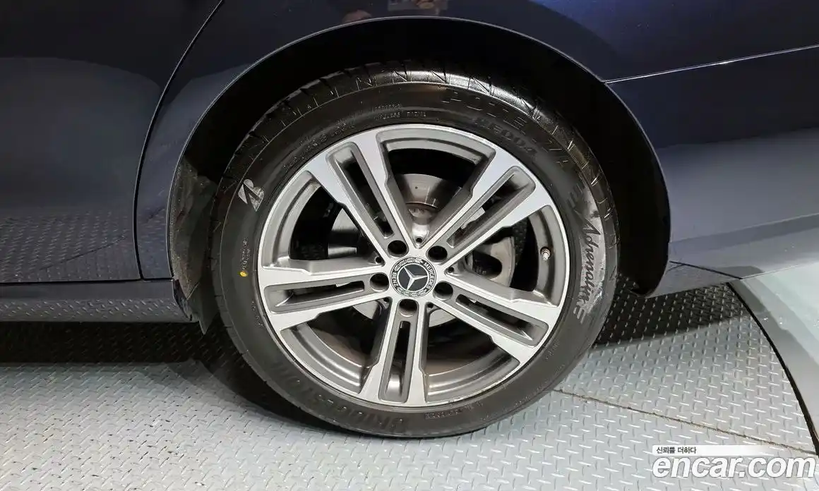 Mercedes-Benz E-Class 2023 2.0 гидро в Москве № 1321898, фото 7