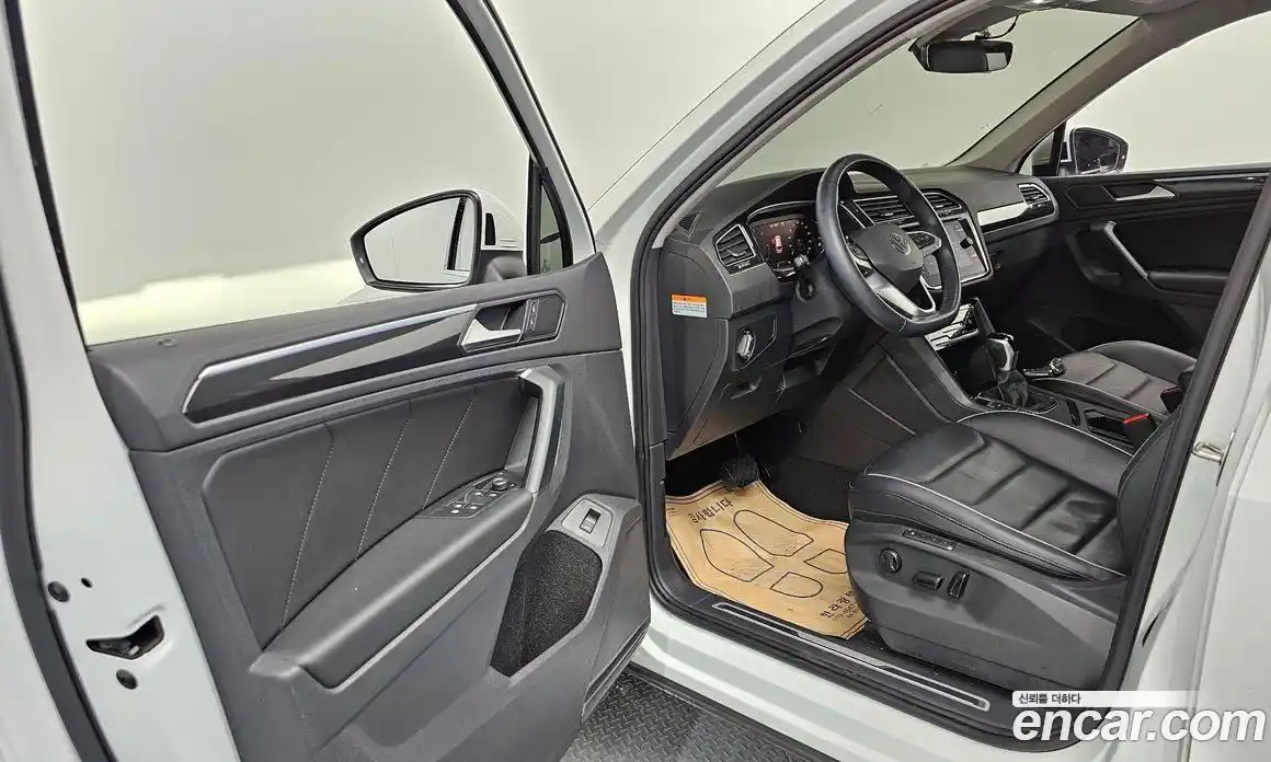 Volkswagen Tiguan 2021 2.0 гидро в Москве № 1323386, фото 13